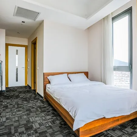 Апартаменты Fully Furnished Flat With Security In Atasehir